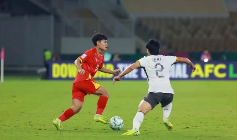 Kỹ thuật kèm người trong bóng đá